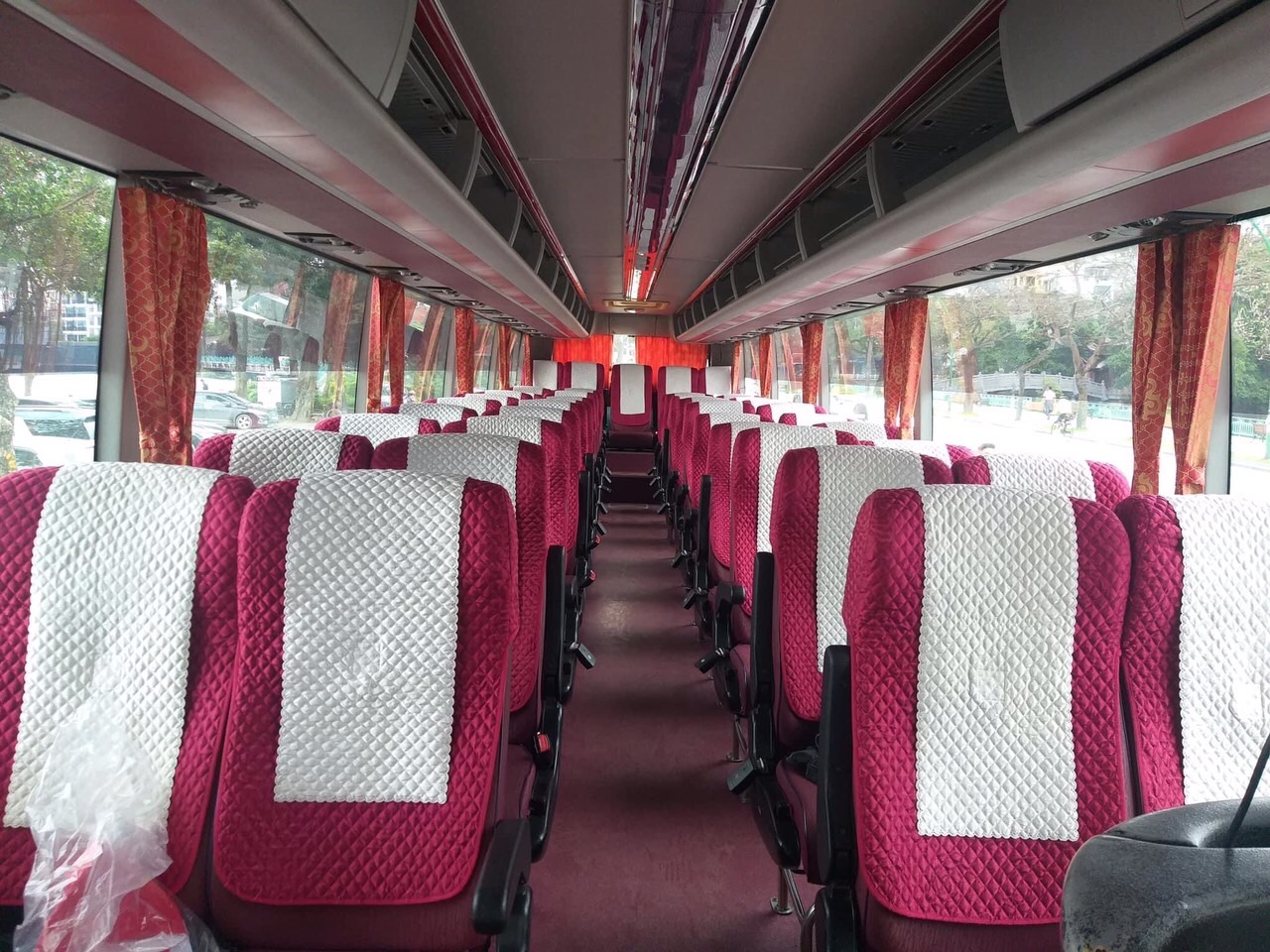 bus 45 seats